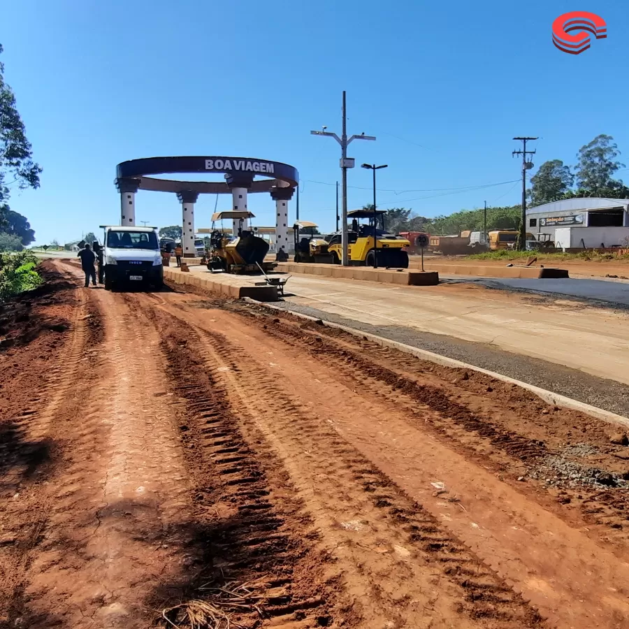 Prefeito Toninho do Café visita obra de Recape asfáltico no município de Grandes Rios.