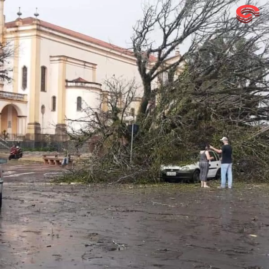 MUNICÍPIOS DO PARANÁ TEM ESTRAGOS CAUSADOS POR TEMPORAL