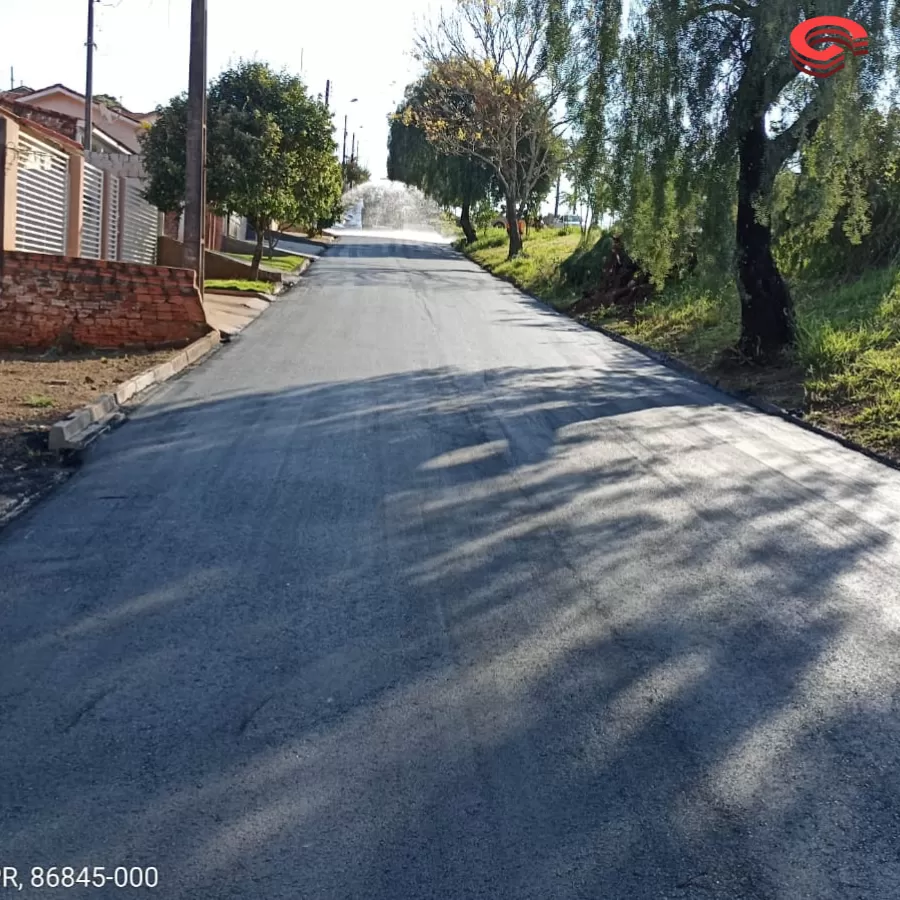 Conjunto Silvério Siqueira recebe recape asfáltico em Grandes Rios|