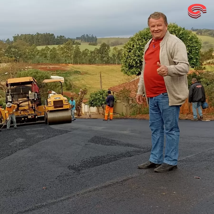 Conjunto Silvério Siqueira recebe recape asfáltico em Grandes Rios|