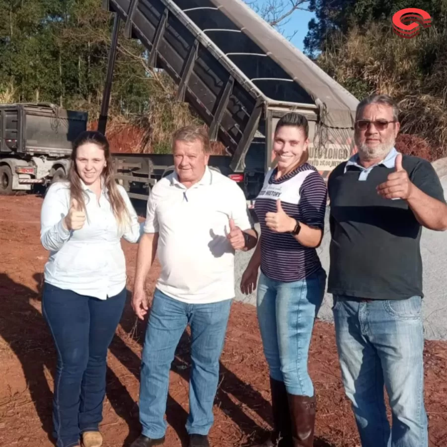  Grandes Rios - Prefeitura entrega 980 toneladas de calcário para produtores :