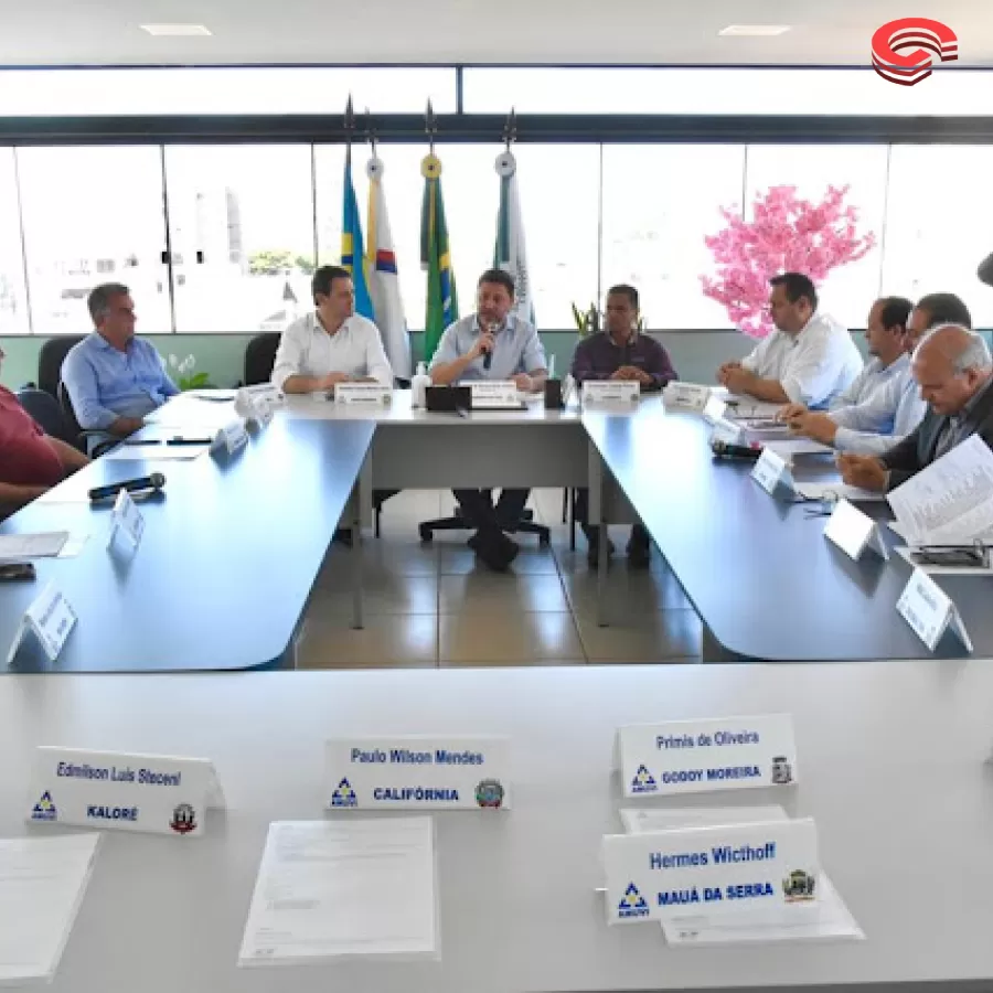 Prefeito municipal de Grandes Rios Toninho do Café participa da reunião da AMUVI