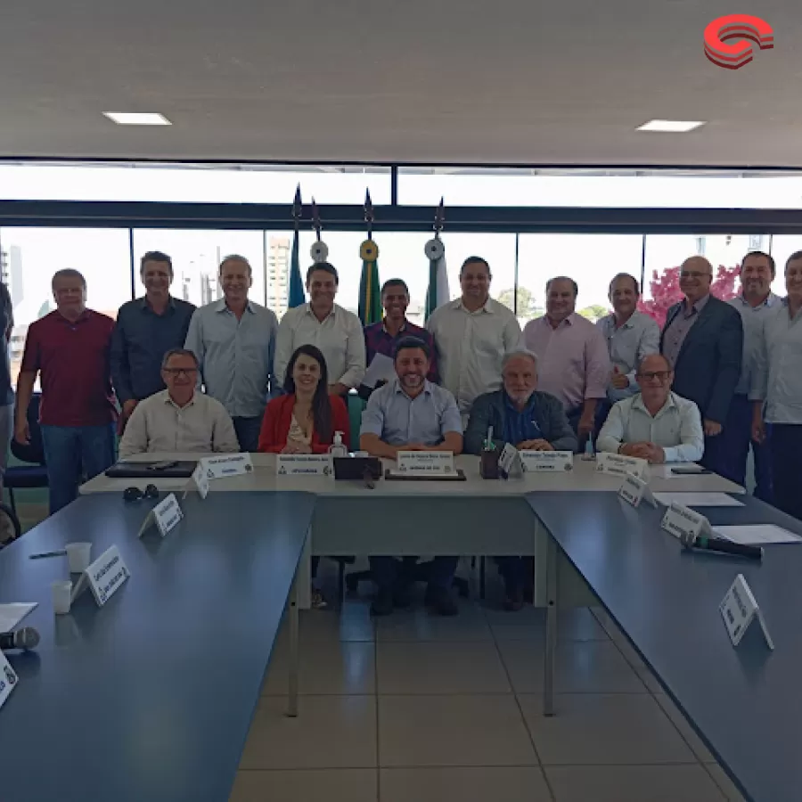 Prefeito municipal de Grandes Rios Toninho do Café participa da reunião da AMUVI