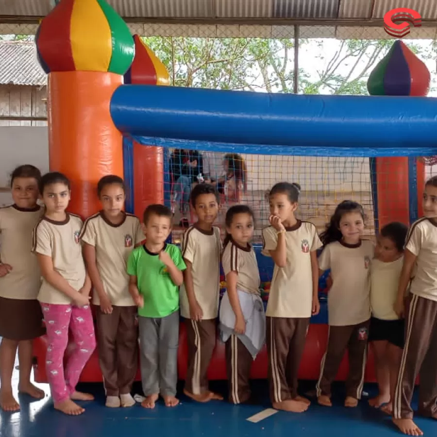 Comemoração ao Dia das Crianças nas Escolas e Colégios do município de Grandes Rios.