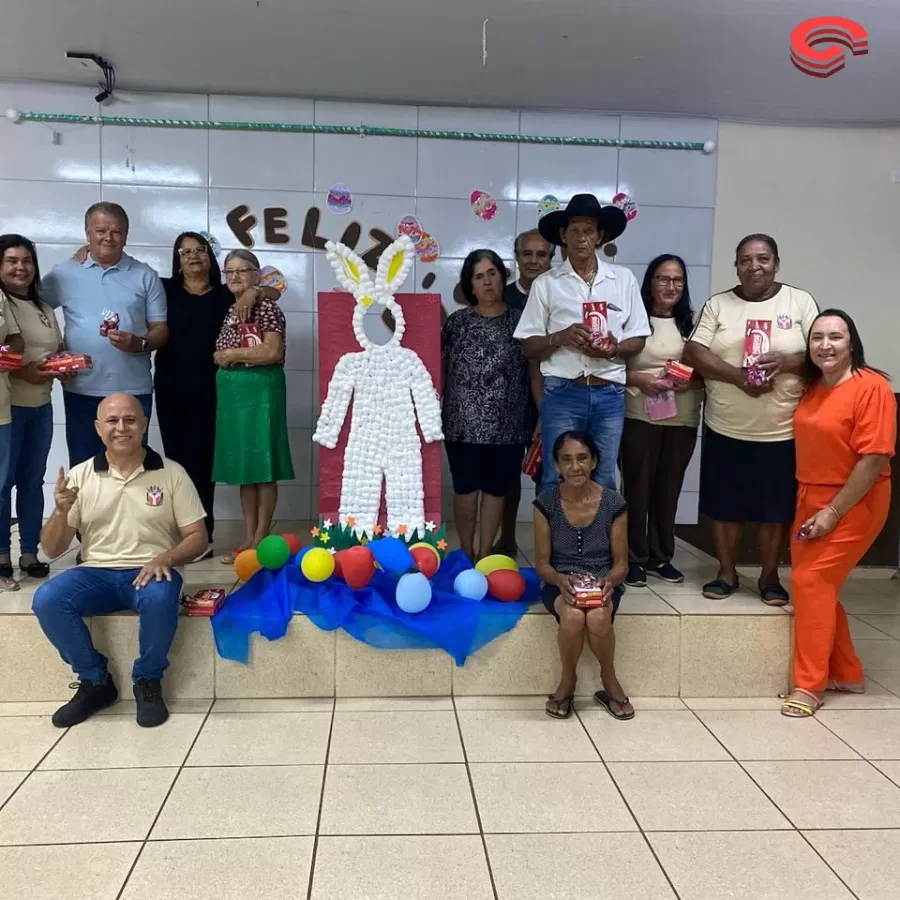 Prefeito Toninho do Café faz entrega de chocolates para alunos da rede municipal, estadual e instituição de Grandes Rios. 