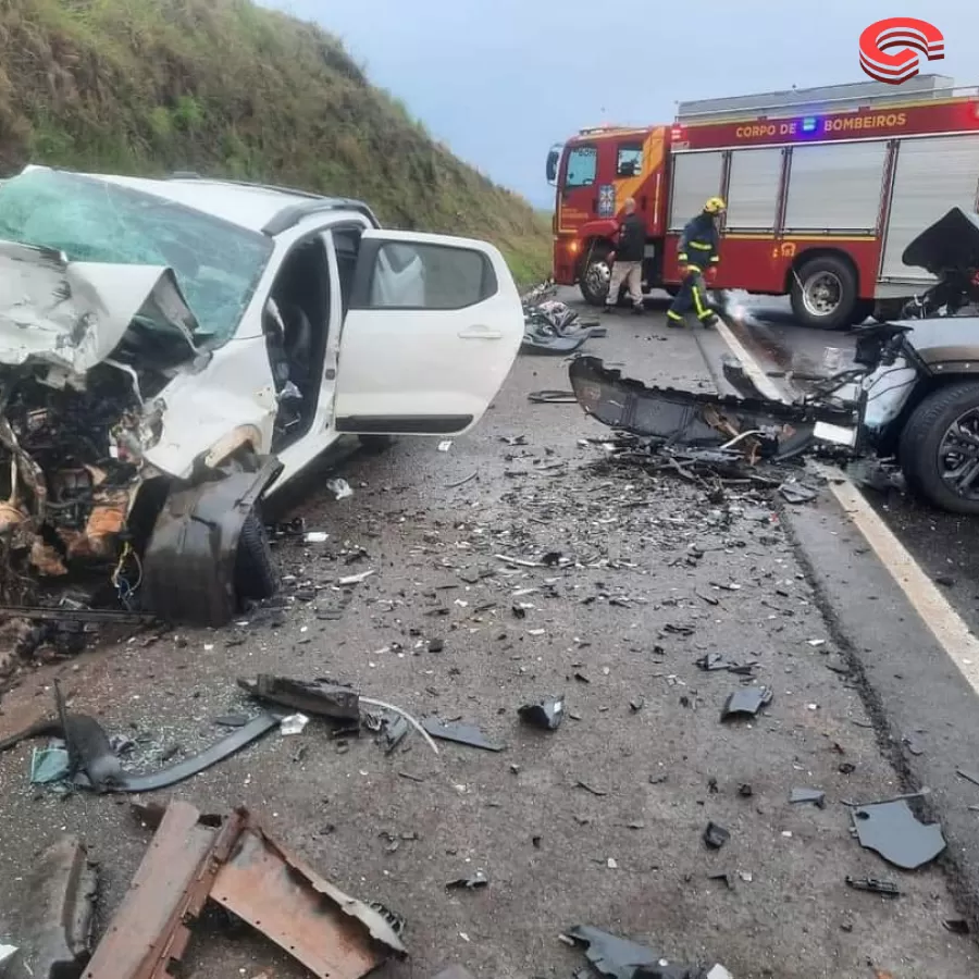 Grave acidente em Guarapuava deixa uma mulher morta e dois feridos. 